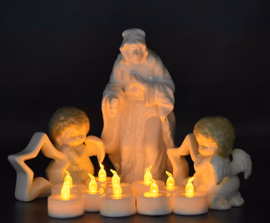 24 個の家の装飾フレームレスウォームイエローホワイトキャンドル形状ちらつき LED ティーライト